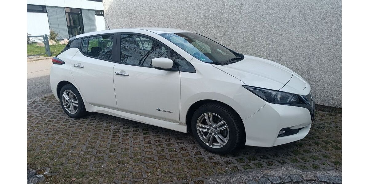 Nissan Leaf 65.000 km 12.300 &euro; Traunreut 83301