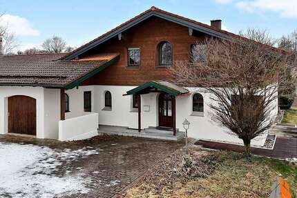 Haus Fridolfing - 7 Zimmer, 246 m&sup2;, 835.000&euro; | Angebot:24730631