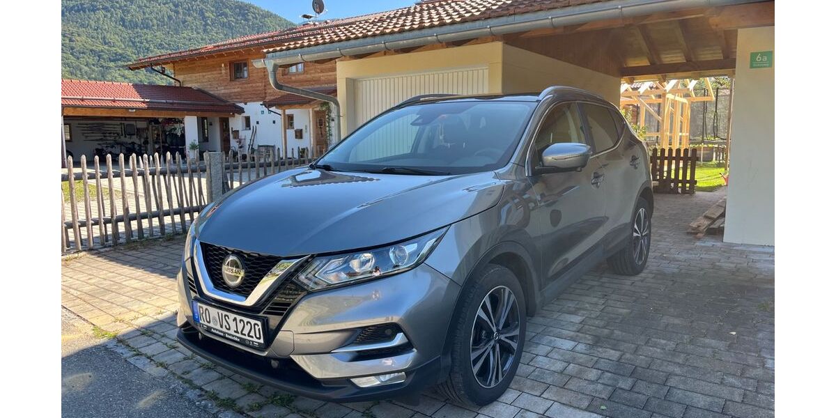 Nissan Qashqai 44.600 km 17.800 &euro; Aschau im Chiemgau 83229