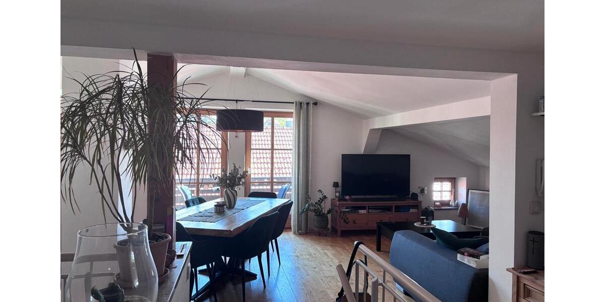 Dachgeschoßwohnung Siegsdorf - 3 Zimmer, 79 m&sup2;, 850&euro; | Angebot:27607221