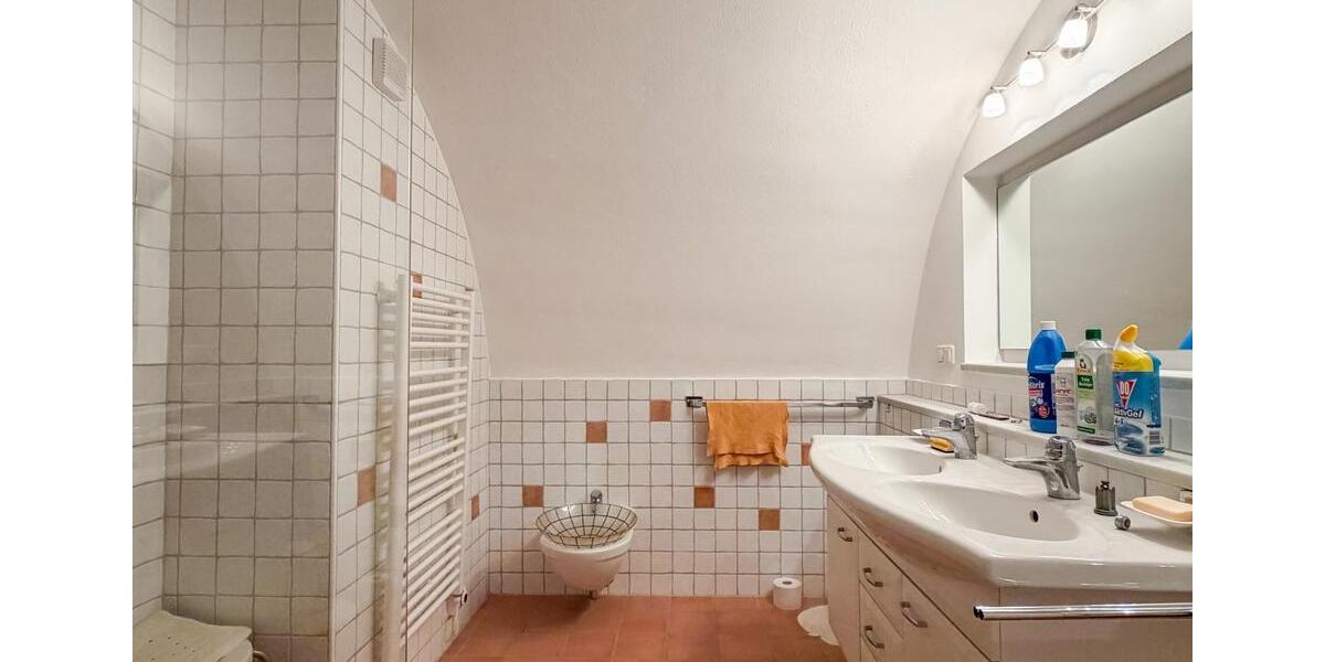 Maisonettenwohnung Tittmoning - 9 Zimmer, 300 m&sup2;, 1.900&euro; | Angebot:25851402