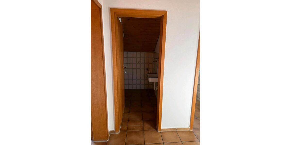 Dachgeschoßwohnung Trostberg - 2 Zimmer, 77 m&sup2;, 750&euro; | Angebot:25965969