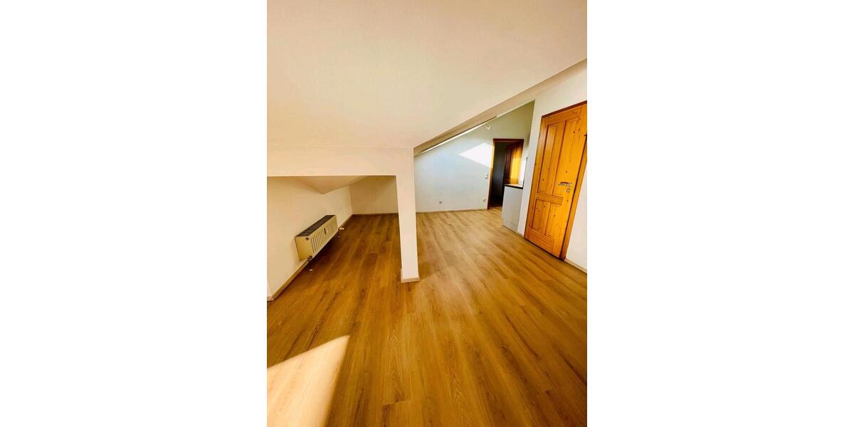 Dachgeschoßwohnung Siegsdorf - 2 Zimmer, 64 m&sup2;, 760&euro; | Angebot:27588851
