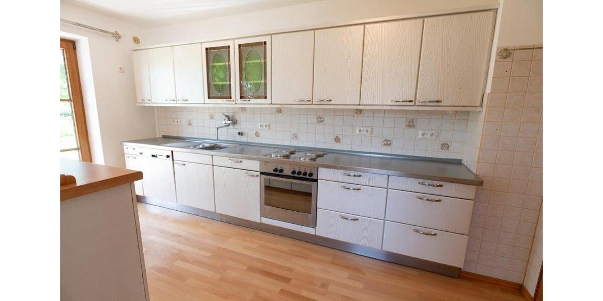 Einfamilienhaus Bergen - 17 Zimmer, 180 m&sup2;, 950.000&euro; | Angebot:26750612
