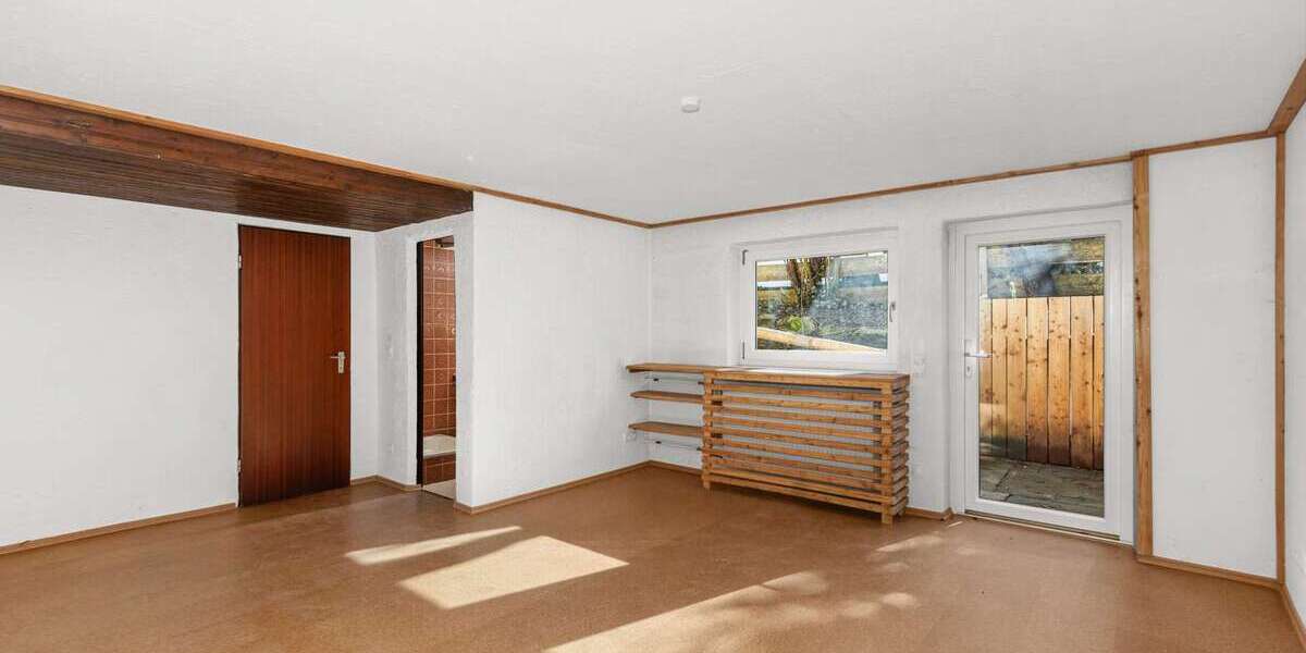 Sanierungsbedürftiges EFH mit separatem KG-Zugang | Ideal für Wohnen und Arbeiten unter einem Dach - Einfamilienhaus Grabenstätt | Angebot:25927881