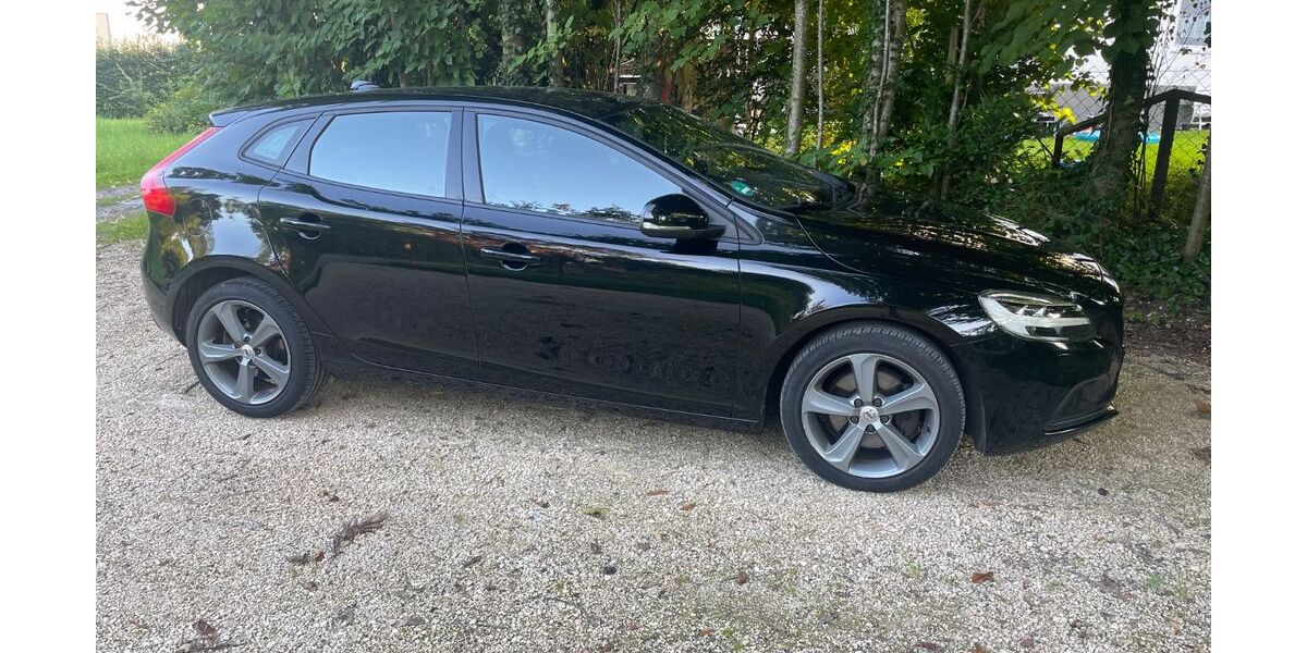 Volvo V40 110.000 km 10.400 &euro; Traunstein 83278