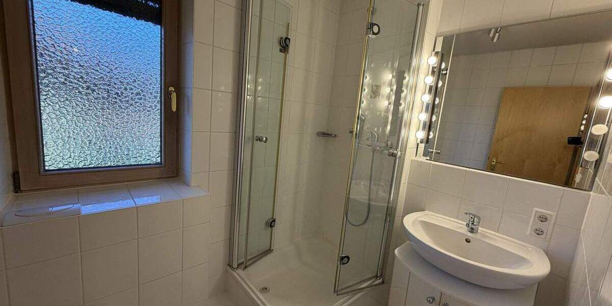 Doppelhaushälfte Bayerisch Gmain - 6 Zimmer, 148 m&sup2;, 649.000&euro; | Angebot:25734187