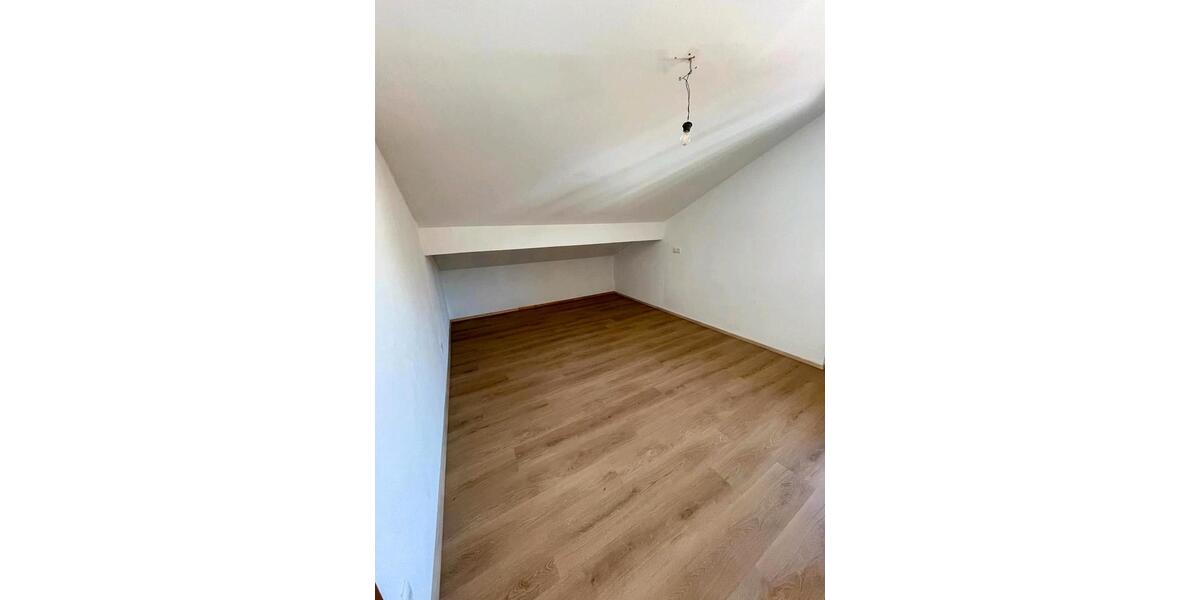 Dachgeschoßwohnung Siegsdorf - 2 Zimmer, 64 m&sup2;, 760&euro; | Angebot:27588851