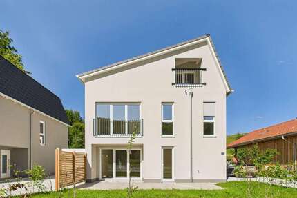 Haus Traunstein - 6 Zimmer, 178 m&sup2;, 2.500&euro; | Angebot:23881504