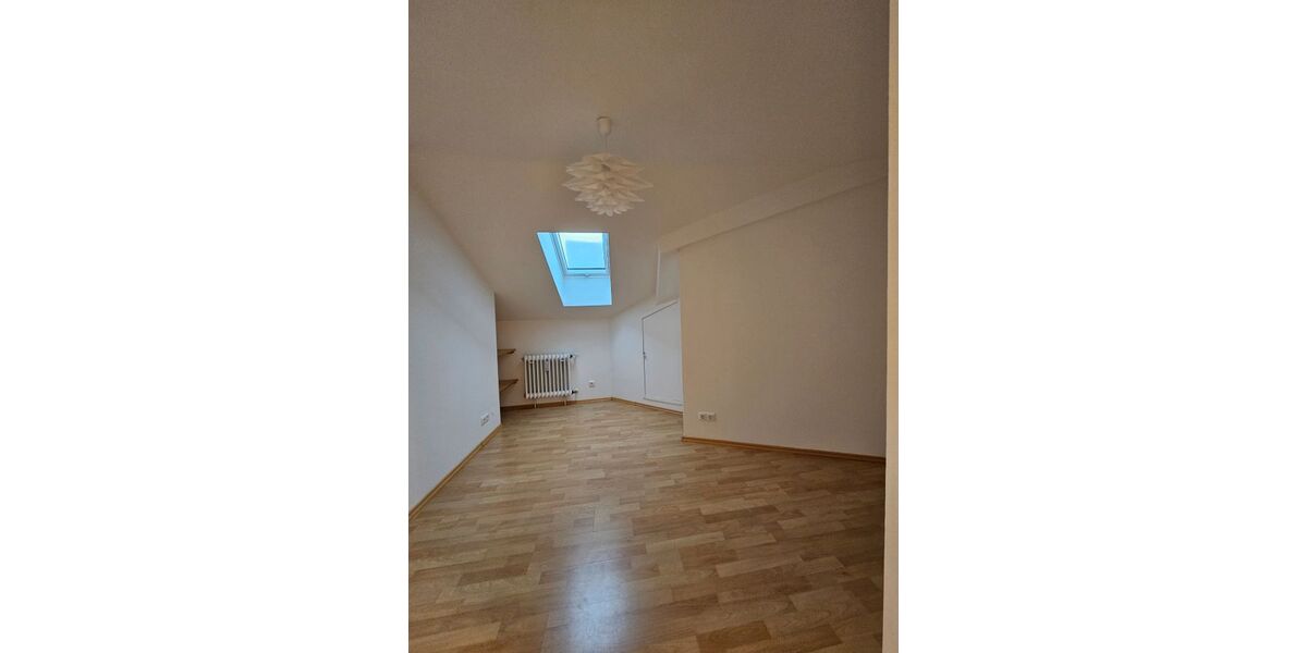 traumhafte Wohnung über den Dächern von Traunstein südwest - Dachgeschoßwohnung Traunstein Gemarkung Traunstein | Angebot:26014225