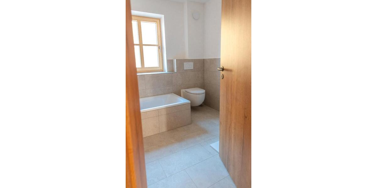 Doppelhaushälfte Marquartstein - 4 Zimmer, 120 m&sup2;, 2.170&euro; | Angebot:26026460