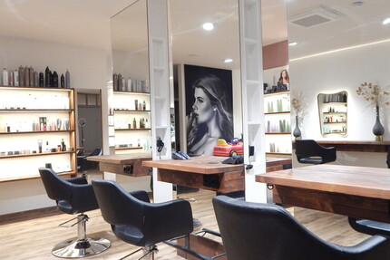 Ablösefreier, klimatisierter Friseursalon in 83395 Freilassing – voll ausgestattet, sofort bezugsfertig! - Gewerbeobjekt Freilassing Freilassing | Angebot:23021567