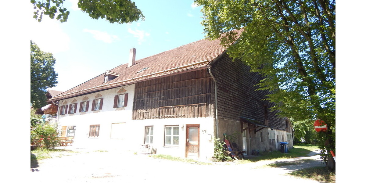 Großes, sonniges Baugrundstück mit denkmalgeschütztem Bauernhaus und Entwicklungspotenzial - Grundstück Piding Piding | Angebot:27120467