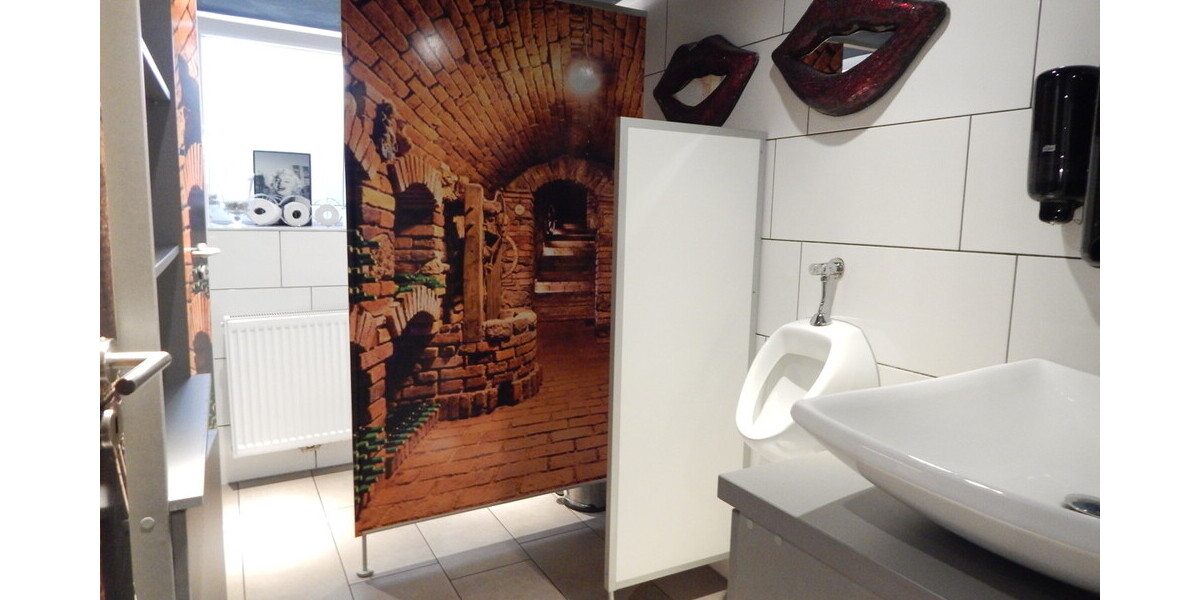 Moderne Gastronomiefläche in Toplage – Voll ausgestattet mit großzügigem Gastgarten und Außenbar - Gewerbeobjekt Freilassing Freilassing | Angebot:21360065