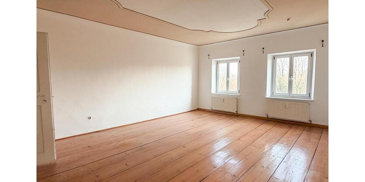 Maisonettenwohnung Tittmoning - 9 Zimmer, 300 m&sup2;, 1.900&euro; | Angebot:25851402