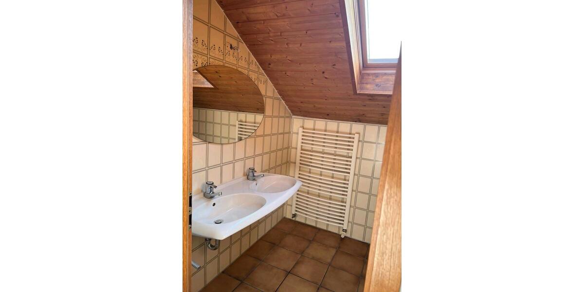 Dachgeschoßwohnung Trostberg - 2 Zimmer, 77 m&sup2;, 750&euro; | Angebot:25965969