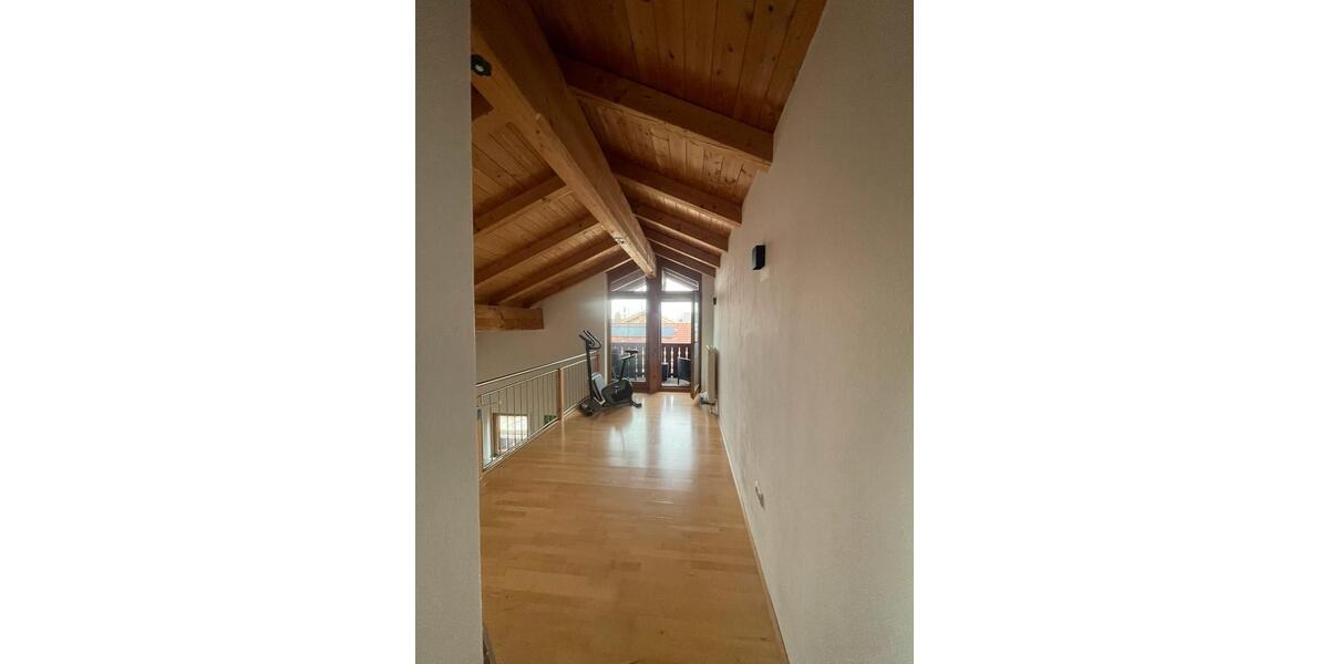 Dachgeschoßwohnung Bad Endorf - 2 Zimmer, 85 m&sup2;, 990&euro; | Angebot:25641072