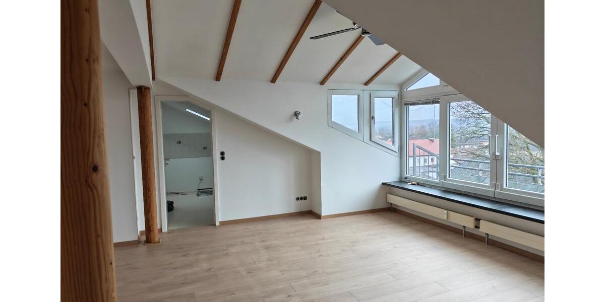 Dachgeschoßwohnung Traunreut Irsing - 3 Zimmer, 72 m&sup2;, 750&euro; | Angebot:25051998