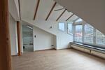 Dachgeschoßwohnung Traunreut Irsing - 3 Zimmer, 72 m&sup2;, 750&euro; | Angebot:25051998