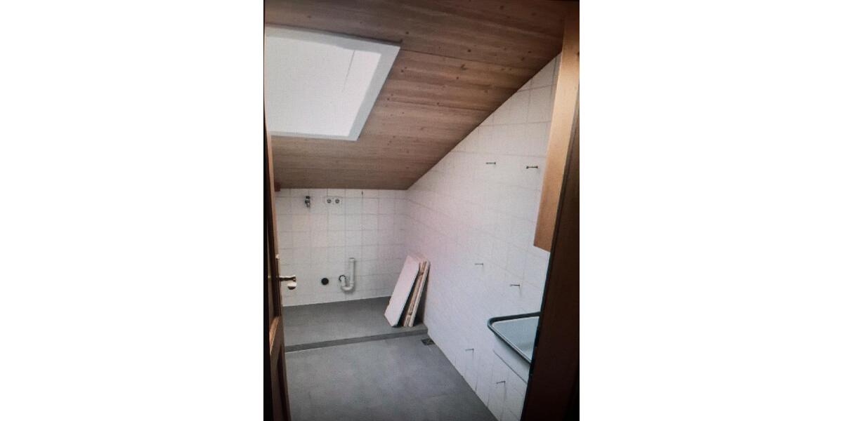 Dachgeschoßwohnung Staudach-Egerndach Egerndach - 3 Zimmer, 128 m&sup2;, 1.500&euro; | Angebot:25993786