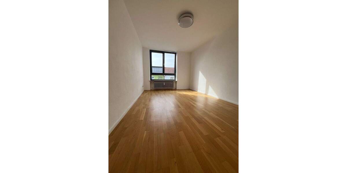 Etagenwohnung Traunstein Gemarkung Traunstein - 3 Zimmer, 92 m&sup2;, 1.090&euro; | Angebot:25696727