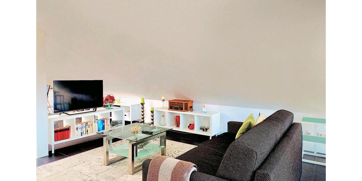 Dachgeschoßwohnung Traunreut Irsing - 1 Zimmer, 54 m&sup2;, 1.000&euro; | Angebot:25659028