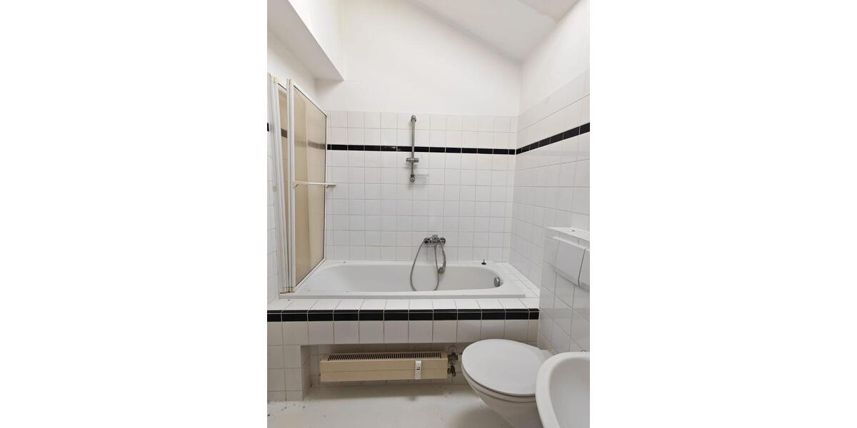 Dachgeschoßwohnung Traunreut Irsing - 3 Zimmer, 72 m&sup2;, 750&euro; | Angebot:25051998