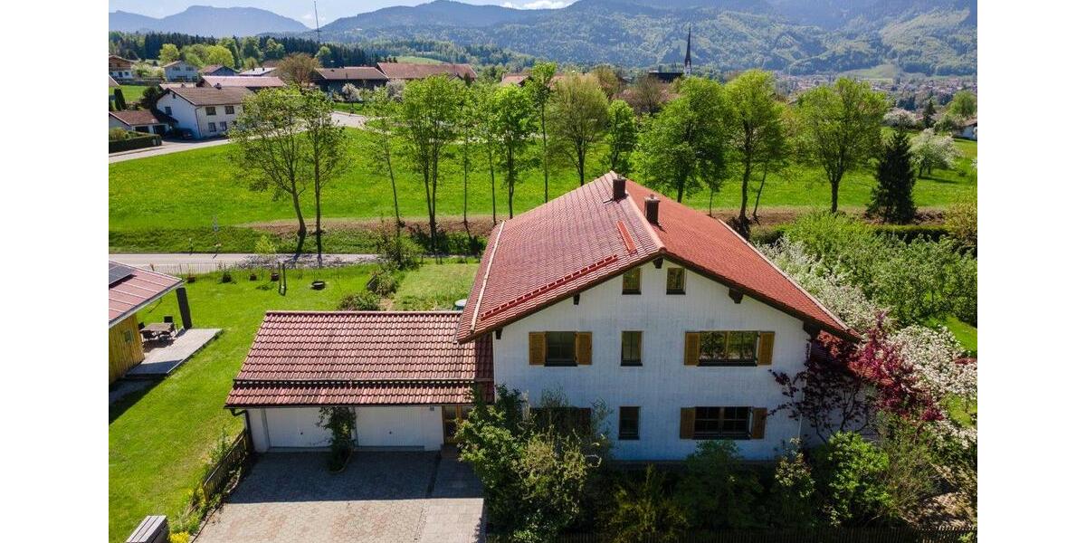 Einfamilienhaus Bergen - 17 Zimmer, 180 m&sup2;, 950.000&euro; | Angebot:26750612