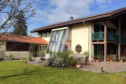 Haus Tittmoning - 5 Zimmer, 232 m&sup2;, 1.160.000&euro; | Angebot:23552870