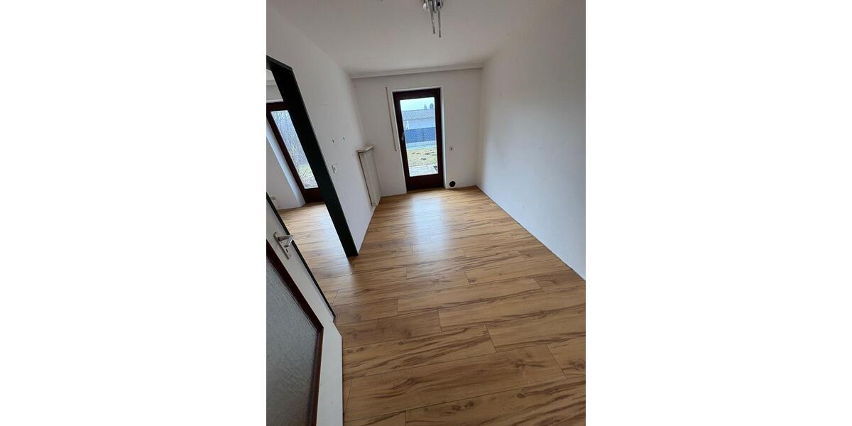 Einfamilienhaus Grabenstätt - 3 Zimmer, 145 m&sup2;, 2.000&euro; | Angebot:23636581