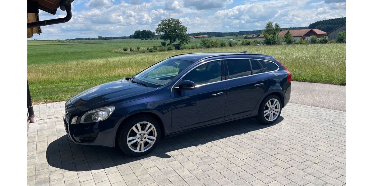 Volvo V60 238.000 km 7.099 &euro; Palling 83349