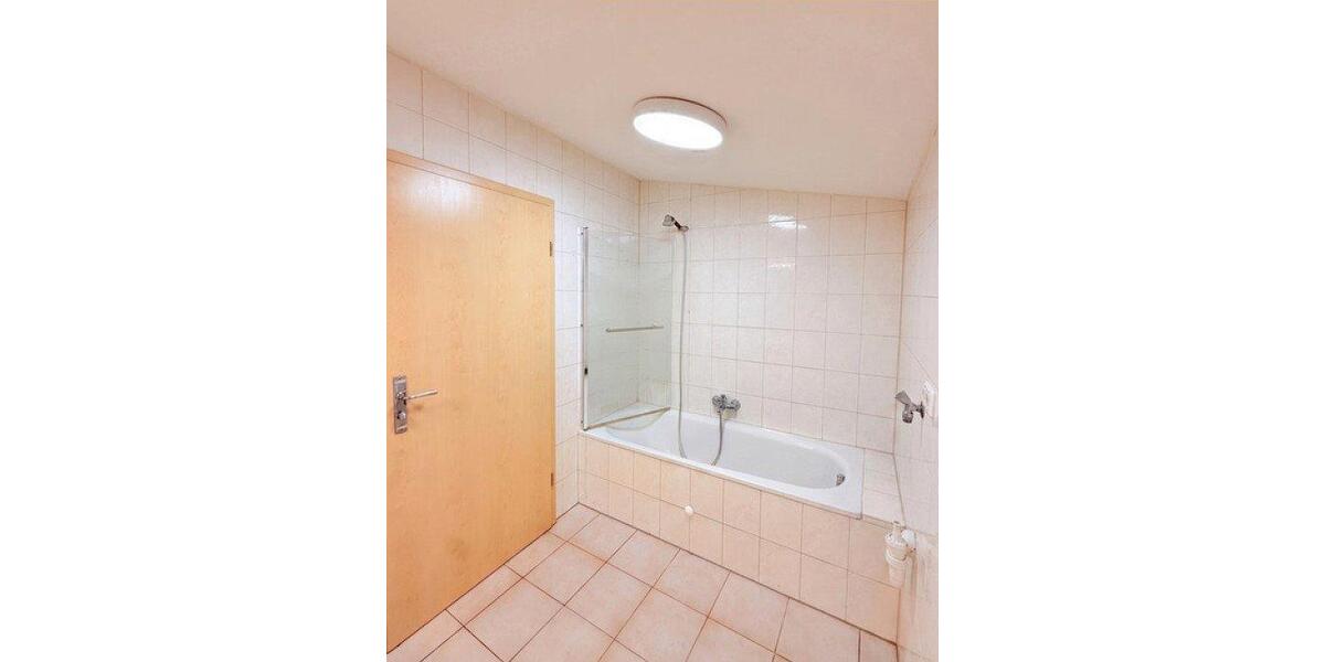 Dachgeschoßwohnung Trostberg - 2 Zimmer, 101 m&sup2;, 1.100&euro; | Angebot:27616673