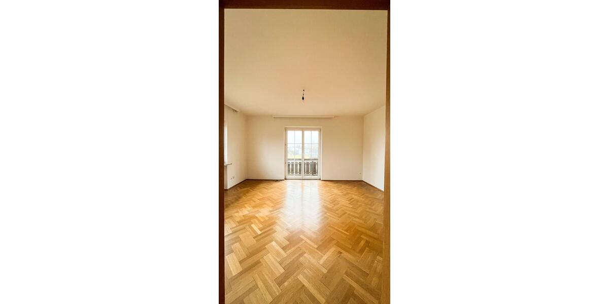 Etagenwohnung Saaldorf-Surheim Surheim - 3 Zimmer, 95 m&sup2;, 1.800&euro; | Angebot:25332250