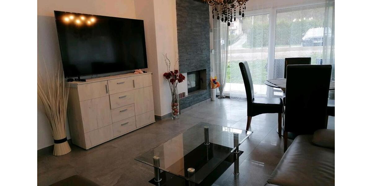 Einfamilienhaus Freilassing - 8 Zimmer, 350 m&sup2;, 430.000&euro; | Angebot:25363238