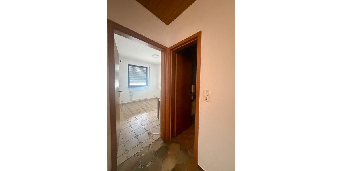 Etagenwohnung Freilassing - 6 Zimmer, 145 m&sup2;, 1.400&euro; | Angebot:27622493