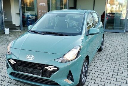 Hyundai i10 16.337 km 15.690 &euro; Traunstein 83278