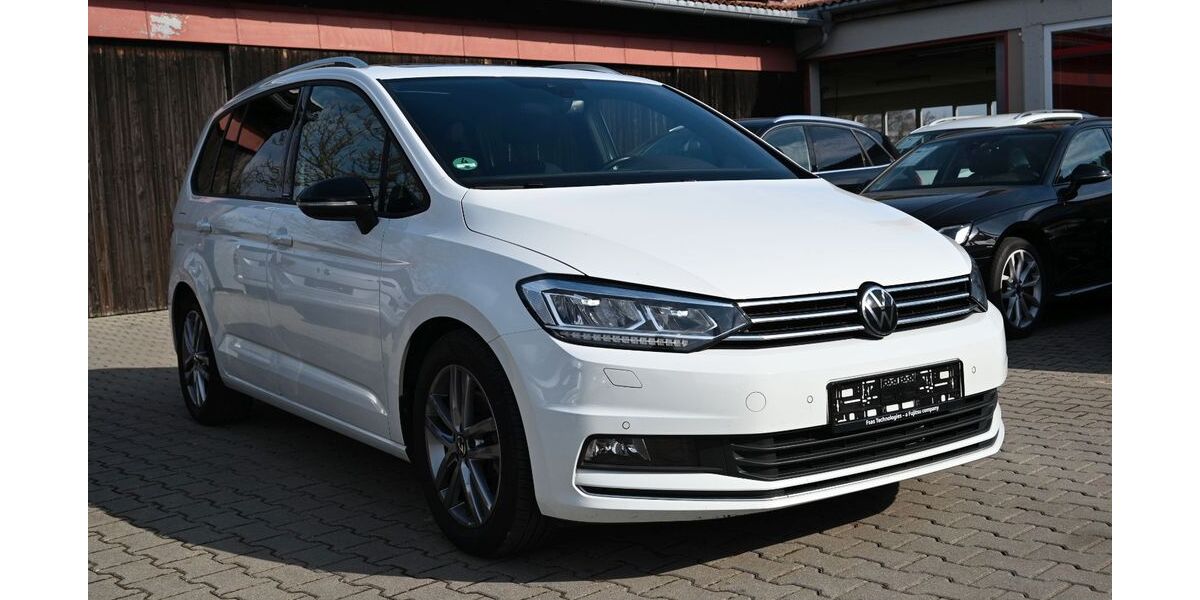 VW Touran 121.000 km 22.999 &euro; Petting /Waging am See 83367