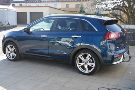 Kia Niro 165.000 km 11.600 &euro; Trostberg 83308