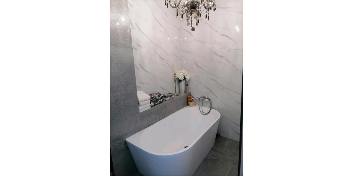 Einfamilienhaus Freilassing - 8 Zimmer, 350 m&sup2;, 430.000&euro; | Angebot:25363238