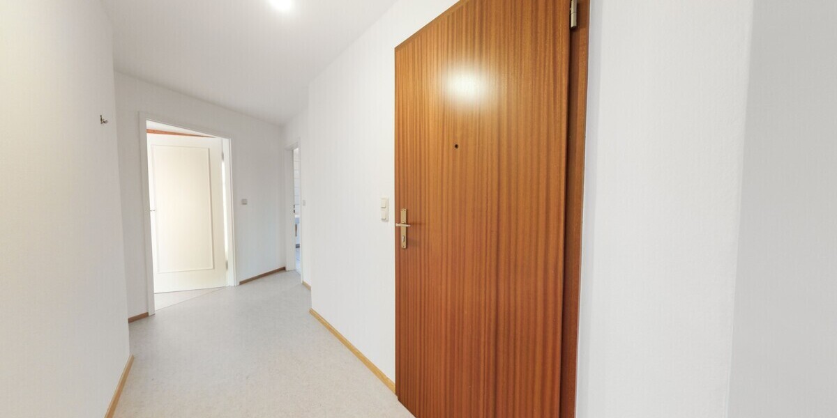 Altbaucharme & Bergblick – 2-Zimmer-Dachgeschoss mit Potenzial für 3 Zimmer in Freilassing - Dachgeschoßwohnung Freilassing Freilassing | Angebot:27620477