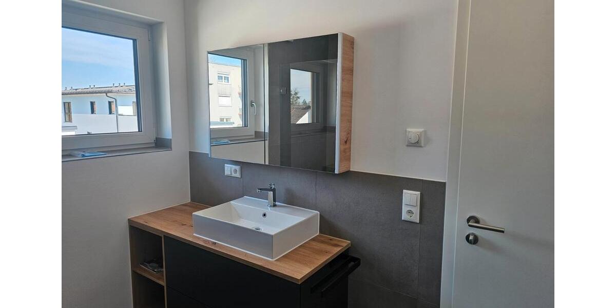 Einfamilienhaus Tittmoning - 3 Zimmer, 107 m&sup2;, 1.280&euro; | Angebot:27538177