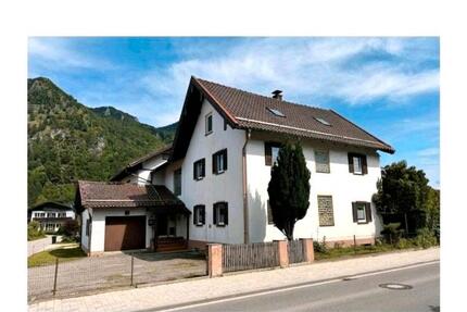 Haus Marquartstein - 18 Zimmer, 390 m&sup2;, 580.000&euro; | Angebot:26973796
