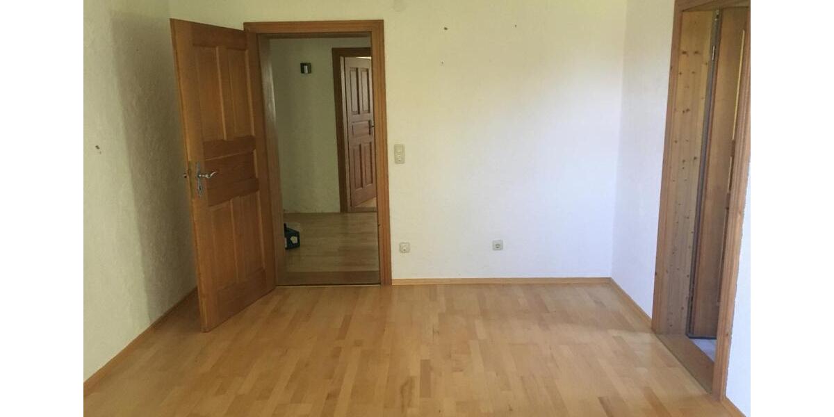 Etagenwohnung Eggstätt - 3 Zimmer, 82 m&sup2;, 1.200&euro; | Angebot:25981918