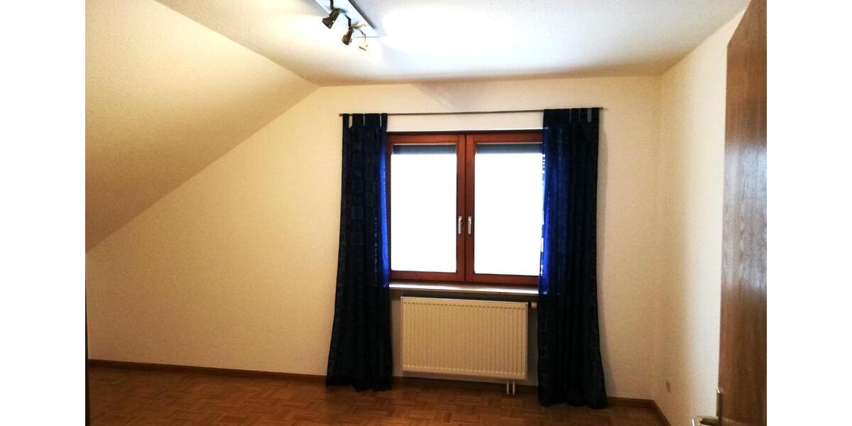 Dachgeschoßwohnung Prien am Chiemsee - 3 Zimmer, 77 m&sup2;, 275.000&euro; | Angebot:25341875