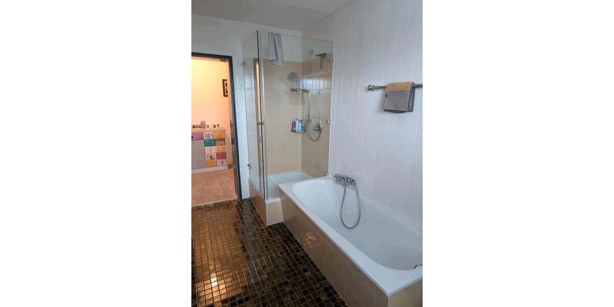 Etagenwohnung Chieming - 3 Zimmer, 100 m&sup2;, 1.125&euro; | Angebot:25129181