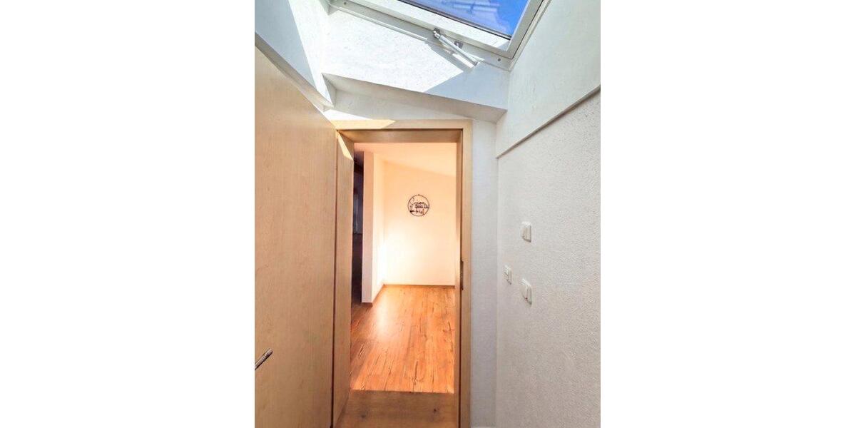 Dachgeschoßwohnung Trostberg - 2 Zimmer, 101 m&sup2;, 1.100&euro; | Angebot:27616673