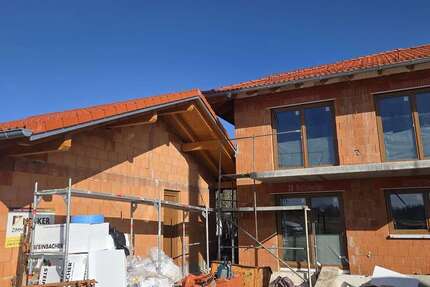 Haus Halsbach - 5 Zimmer, 164 m&sup2;, 1.450&euro; | Angebot:26097929