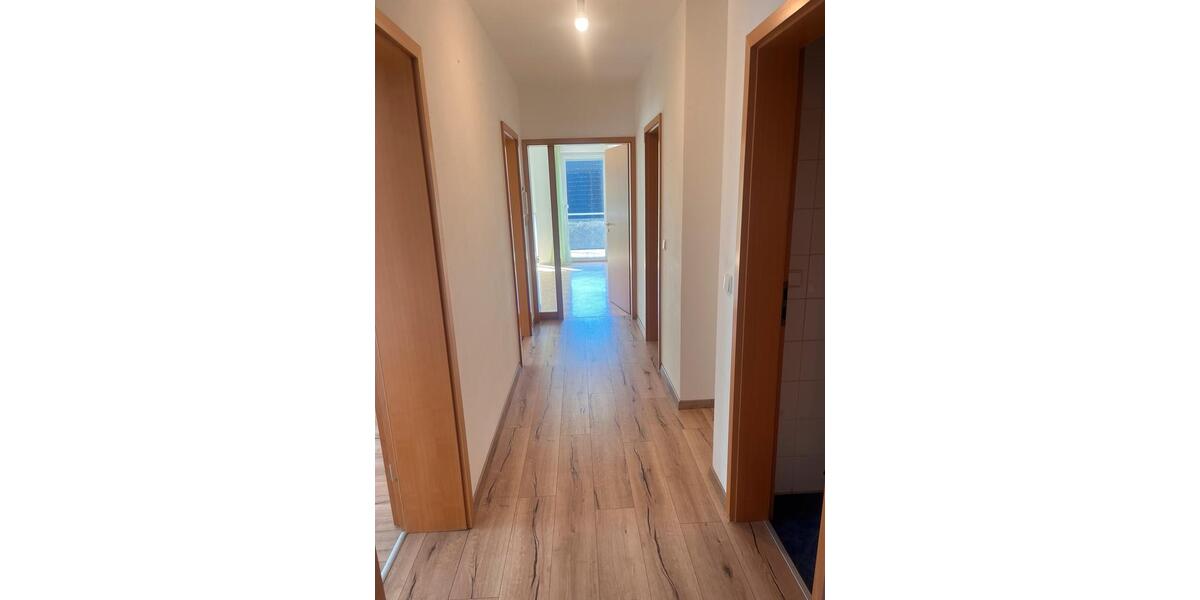 Etagenwohnung Freilassing - 3 Zimmer, 79 m&sup2;, 320.000&euro; | Angebot:25852426