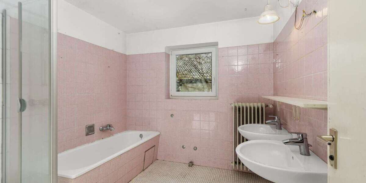 Sanierungsbedürftiges EFH mit separatem KG-Zugang | Ideal für Wohnen und Arbeiten unter einem Dach - Einfamilienhaus Grabenstätt | Angebot:25927881