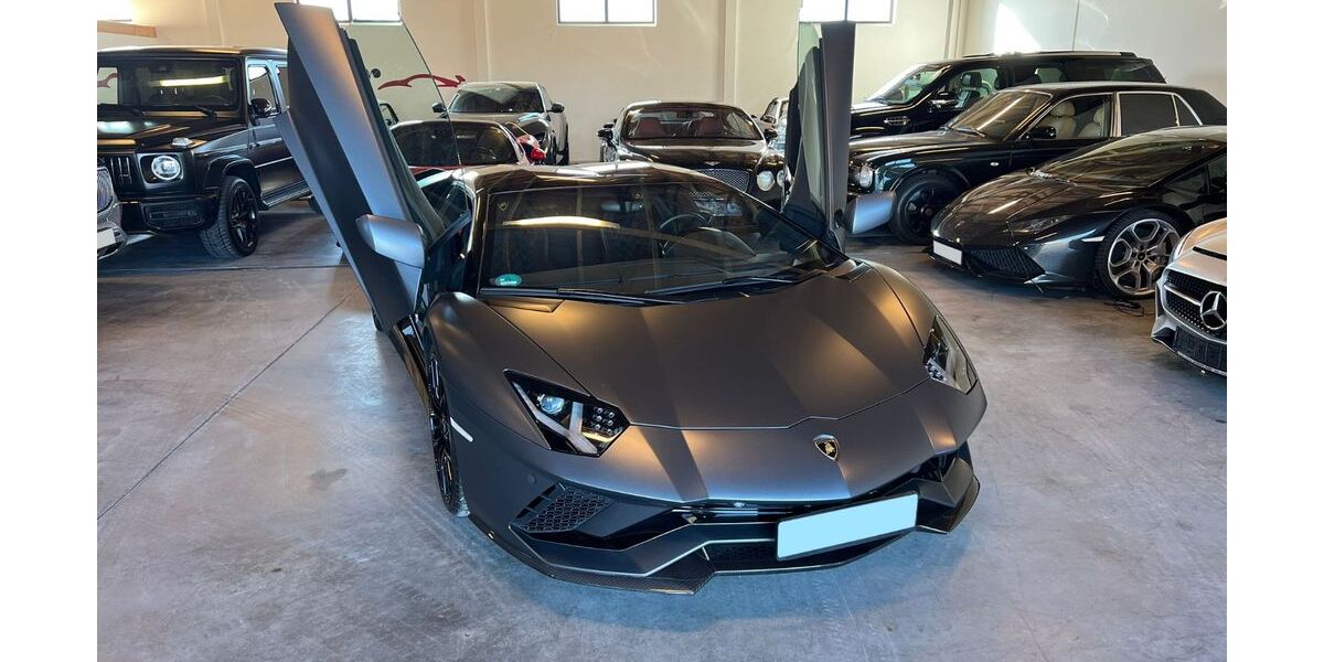Lamborghini Aventador 17.416 km 429.990 &euro; Tittmoning 84529